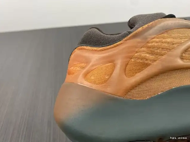 hype Yeezy GY4109 Boost Copfade Adidas 700 V3 0518